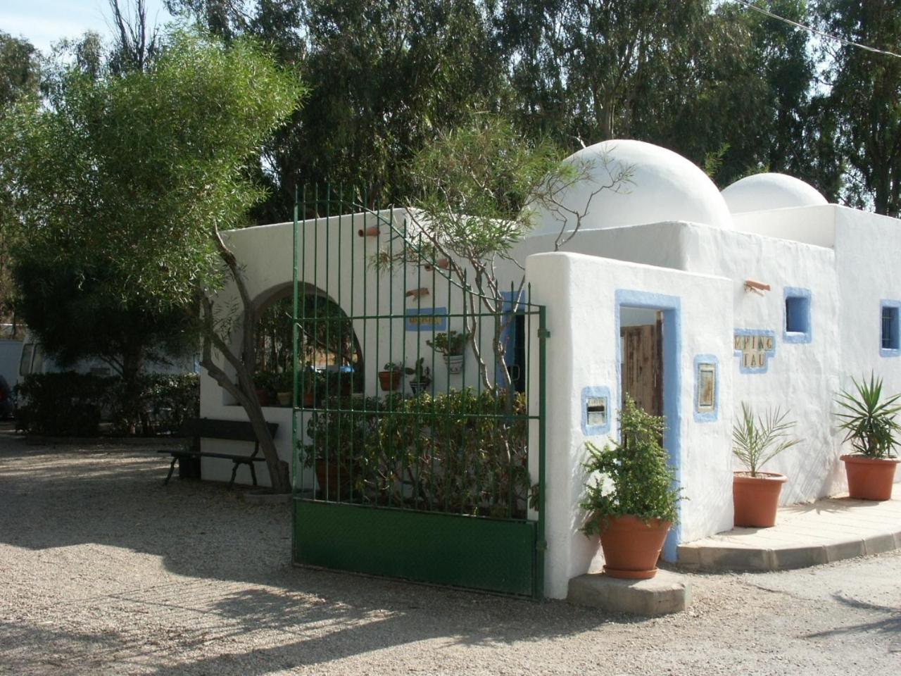 Hotel Camping Albergue Tau San José Esterno foto